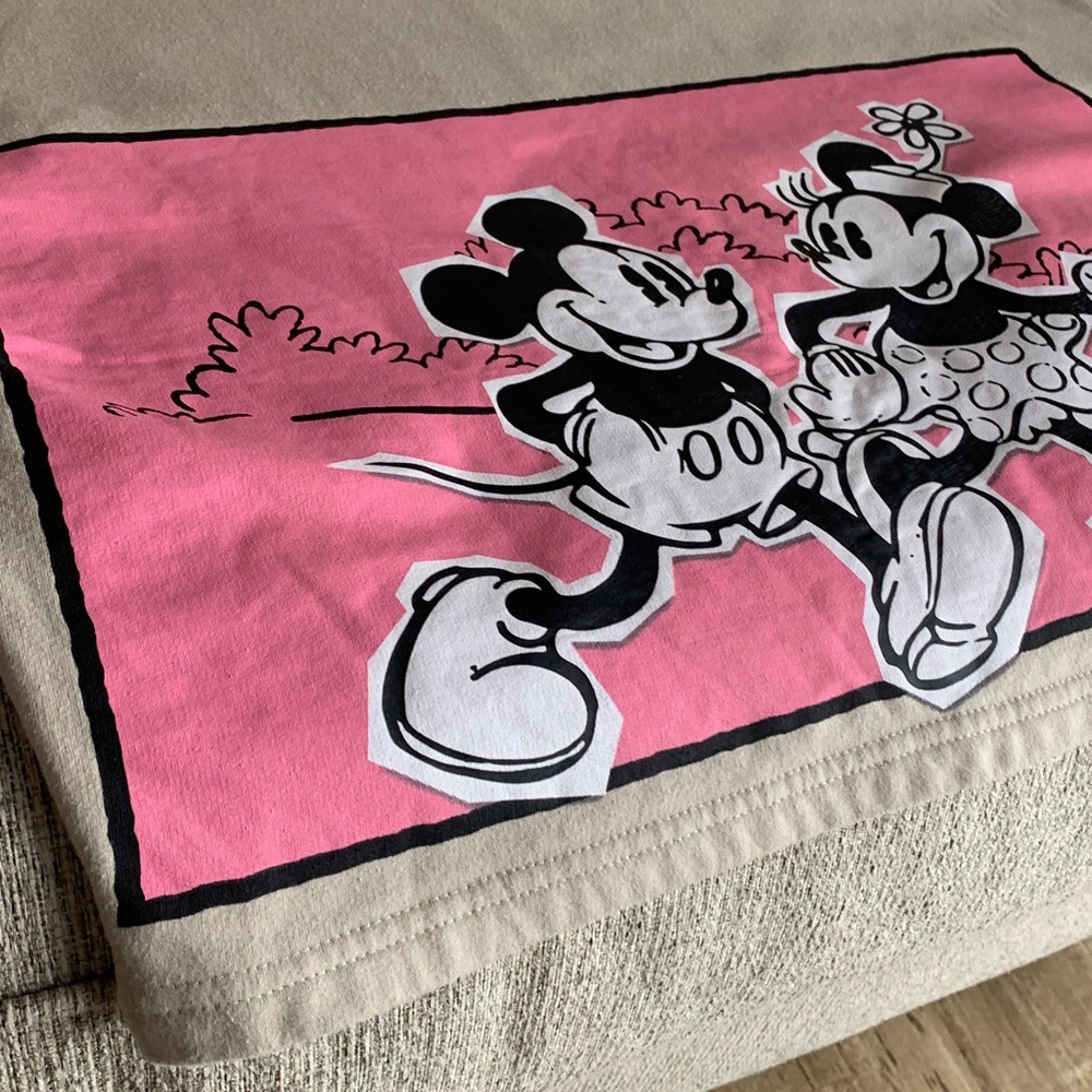 Women’s Mickey and Minnie Graphic Sweatshirt *no size tag* looks sz Med used - Picture 15 of 17